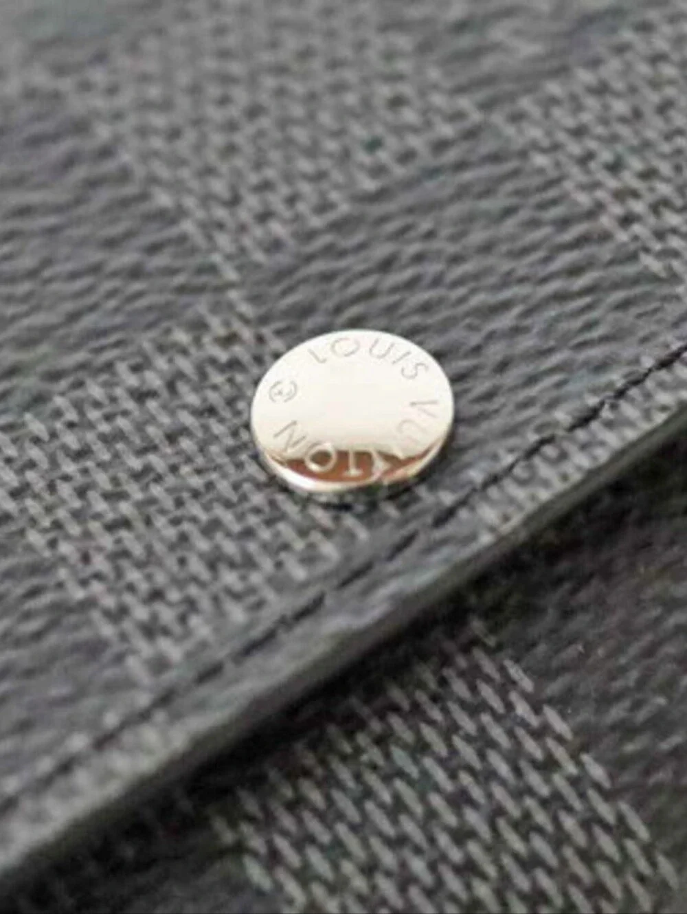 Brand NEW! LV Louis Vuitton Damier Graphite Multicle Key Canvas Black Case Gray